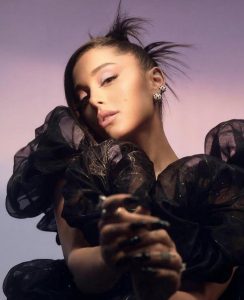 ariana-grande-su-r-e-m-beauty-nascondo-questo-progetto-da-due-anni