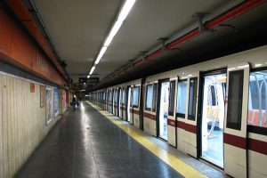 metro-a-un-uomo-investito-da-un-treno-ambulanze-e-carabinieri-sul-posto