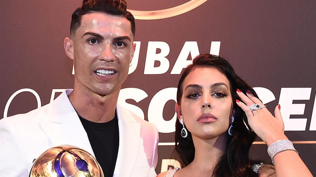 cristiano-ronaldo-georgina-confessa-calcio-no-a-casa-facciamo