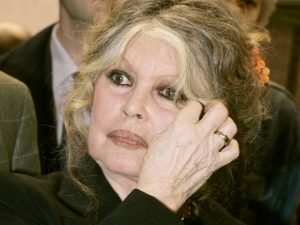 brigitte-bardot-vaccino-mai-fatto-in-africa-con-un-certificato-falso