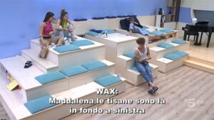 amici-22-wax-sbotta-maddalena-sei-una-falsa-mi-stai-sul-co