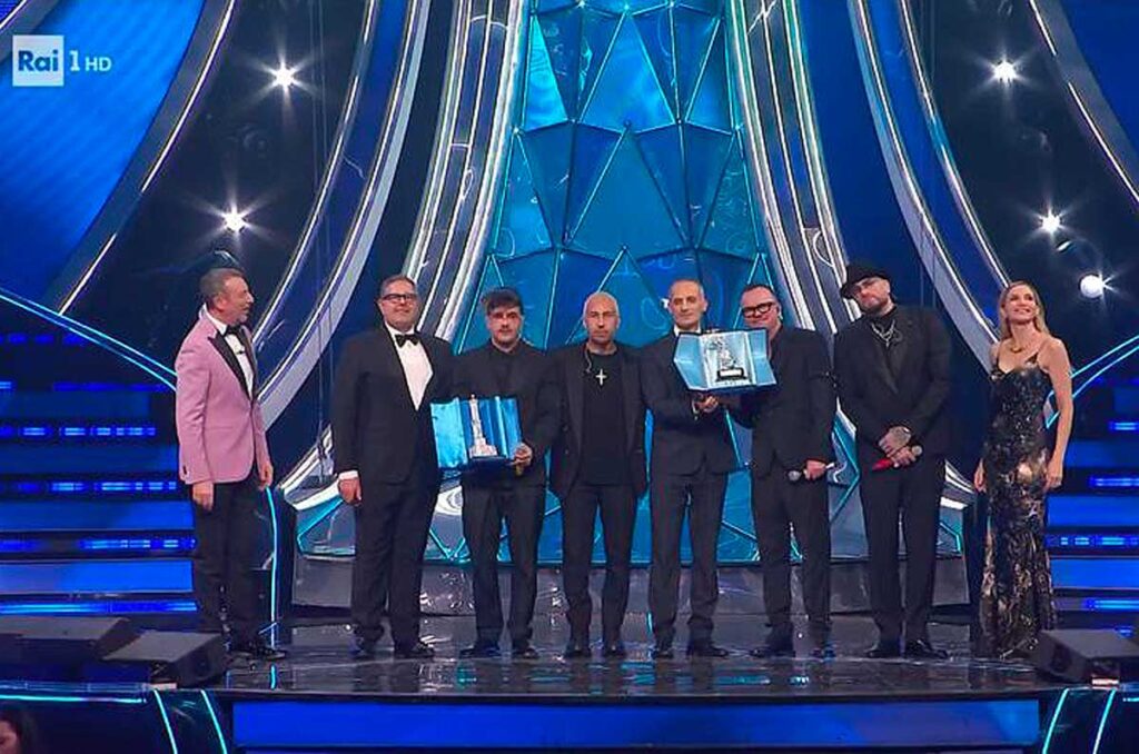 Geolier vince serata cover di Sanremo